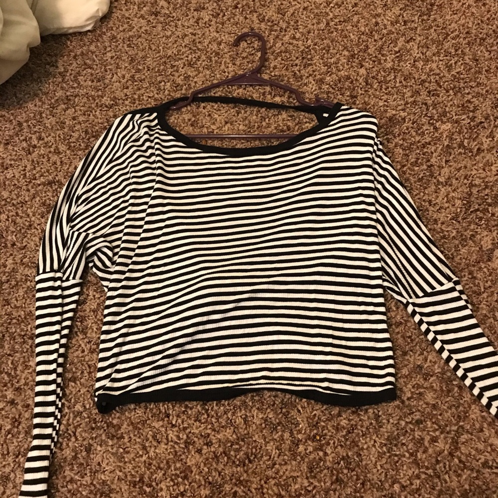 Rue 21 Long Sleeve Crop Top